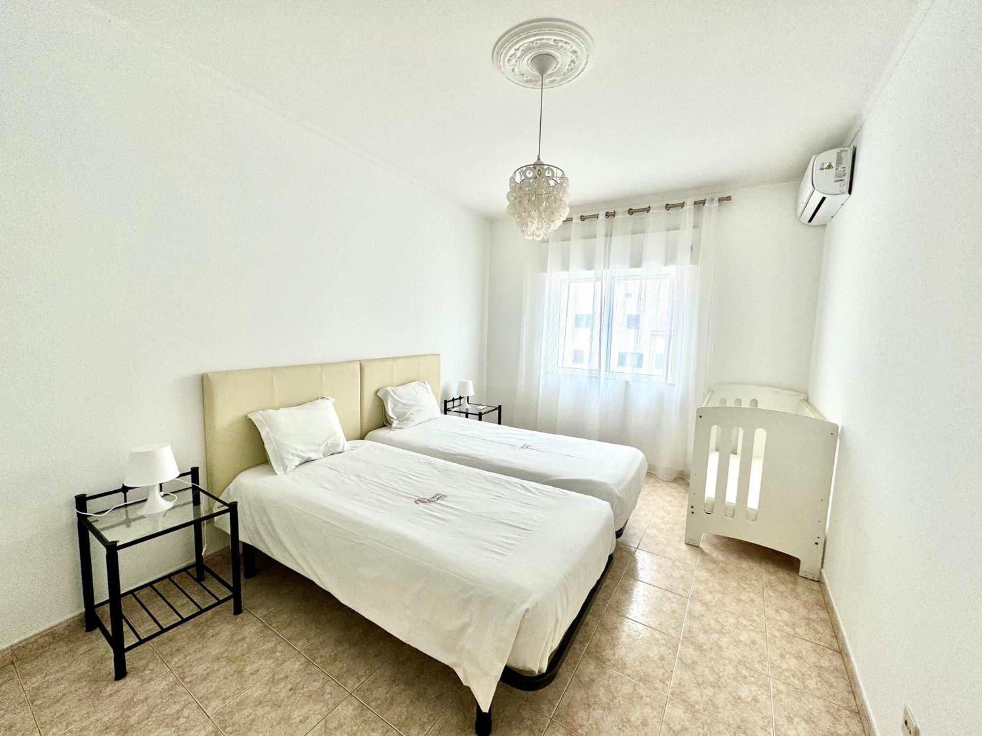 Apartamento Millenium Vista Mar- 2 Passos Da Praia Quarteira Eksteriør bilde